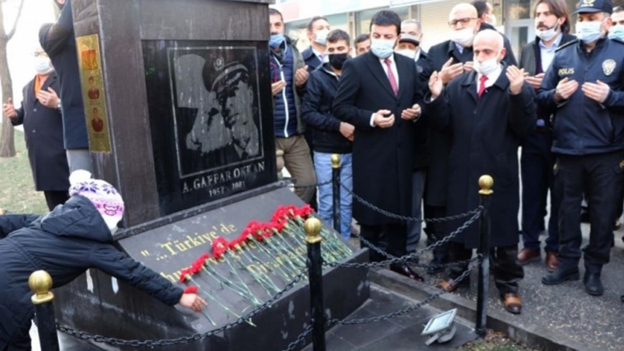 Diyarbakır'da şehit edilen Gaffar Okkan ve polis memurları törenle anıldı