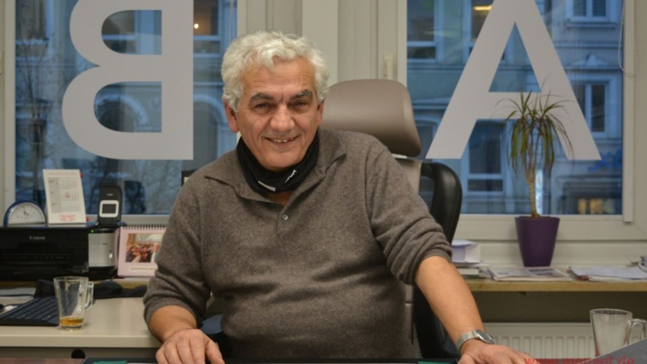Hamburg Alevi Kültür Merkezi  başkanı Cengiz Orhan: "Alevilik kendine özgü bir inançtır"