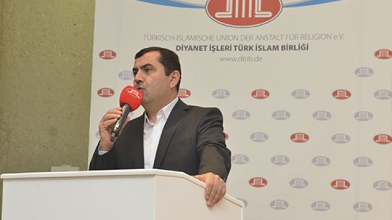 Almanya'daki DİTİB camilerinde Ramazan’da 8 rekat teravih kılınacak