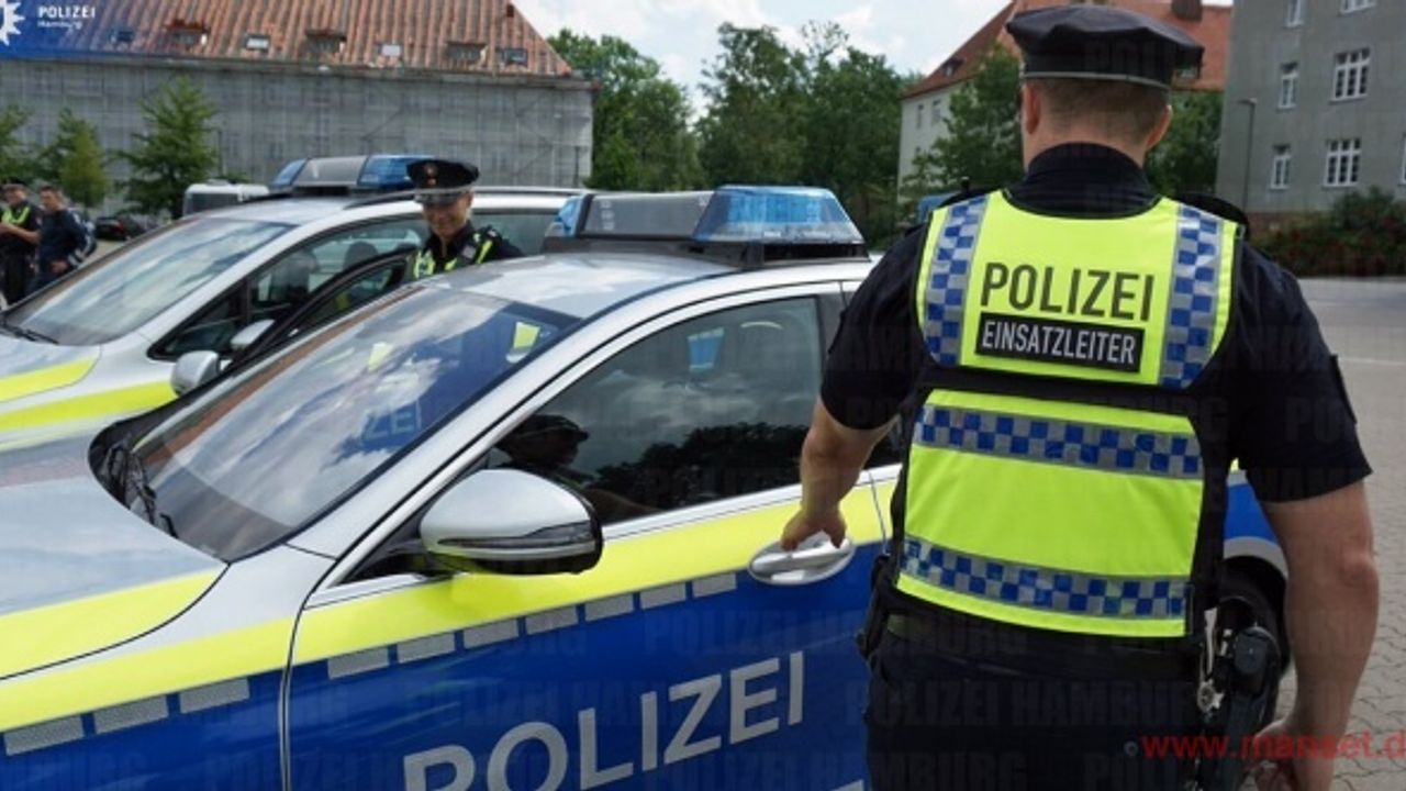 Zwei Jugendliche nach Einbruch in Schule in Hamburg-Langenhorn festgenommen