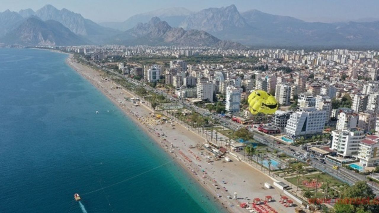 Antalya'ya tatile gelen ya konut alıyor ya da yatırım yapıyor