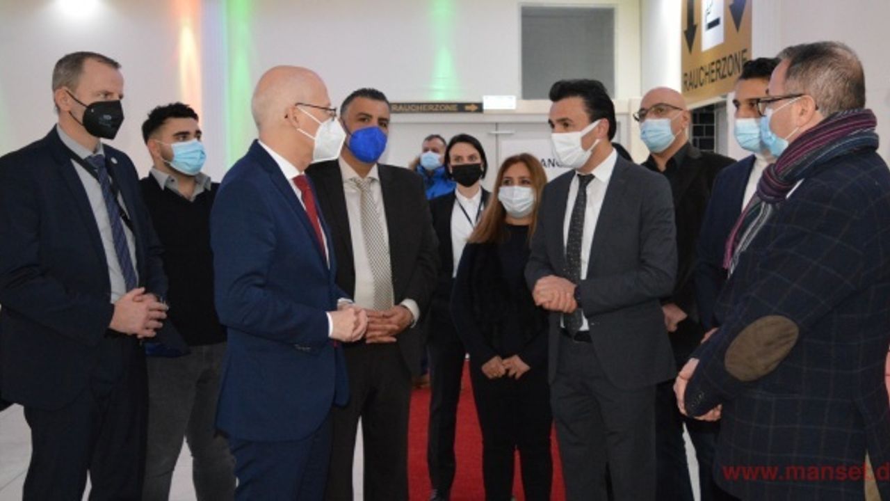 Tschentscher: ‘Göçmenlerin ana dilinde yapılan aşı kampanyası devam etmesi gerekiyor’