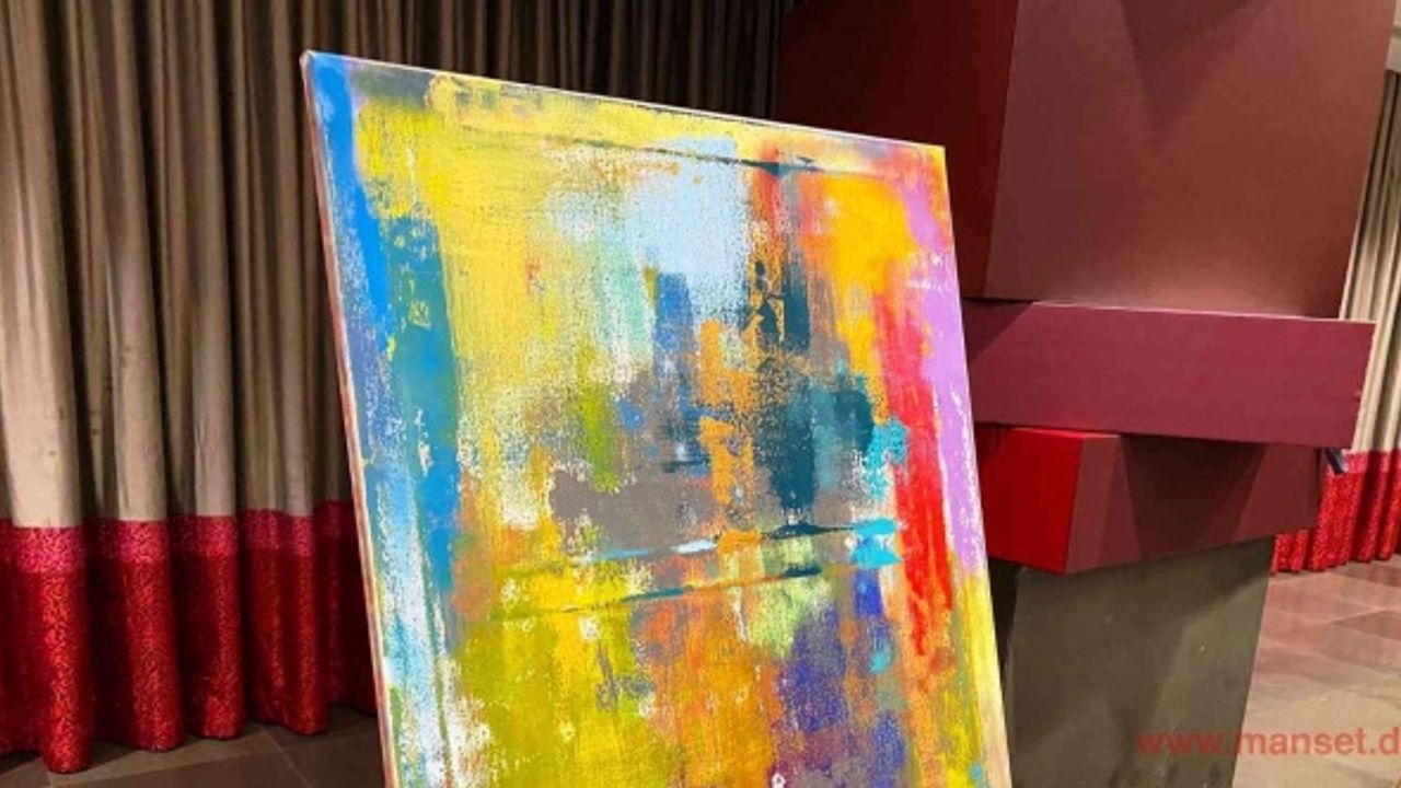 9 yaşındaki Ressam Mikail Akar’ın eserleri İstanbul’da sergilendi