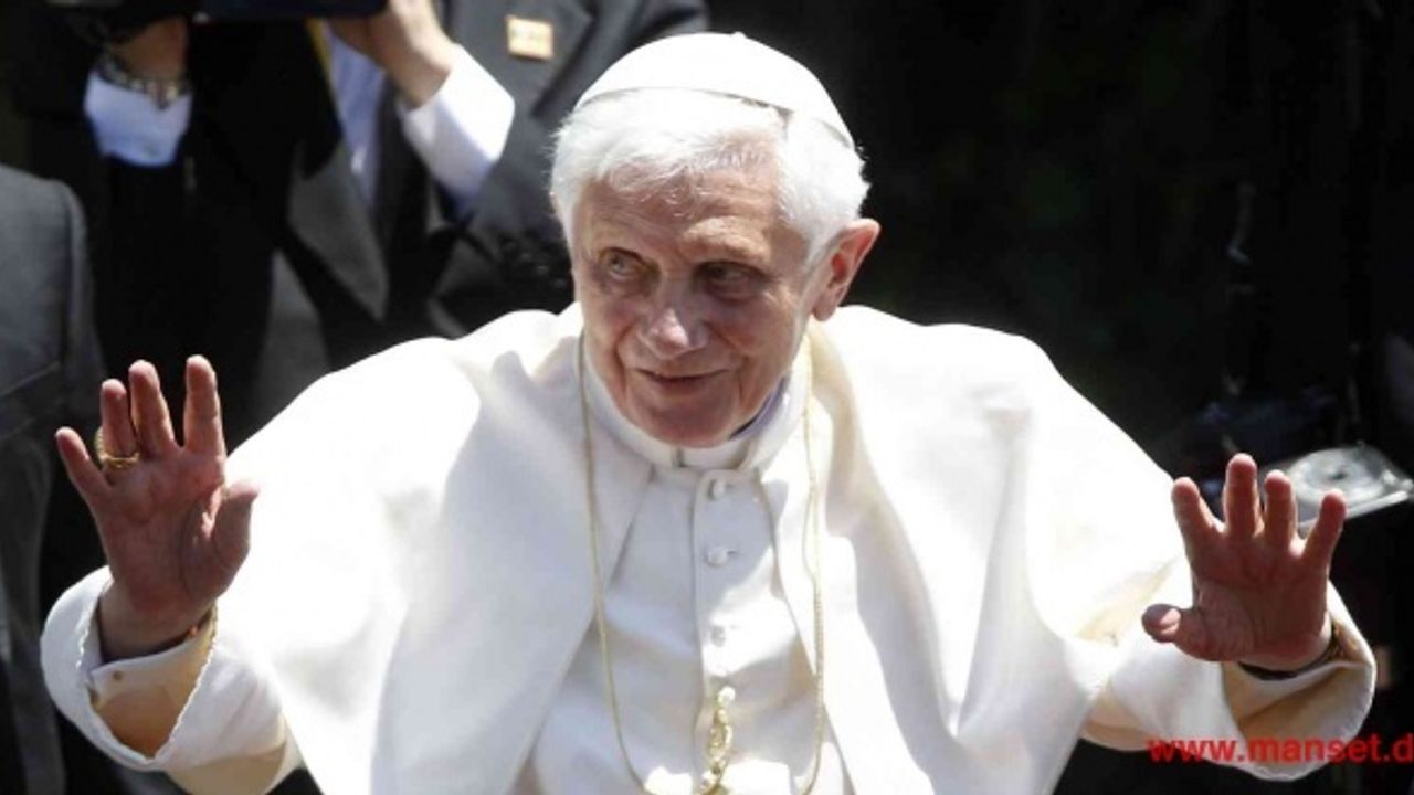 Eski Papa 16. Benedict, cinsel istismar mağdurlarından özür diledi
