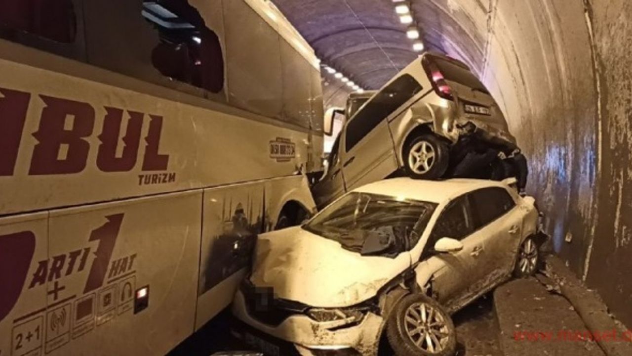 Bolu Dağı Tüneli’nde kağıt gibi olan araçtan burnu bile kanamadan çıktı