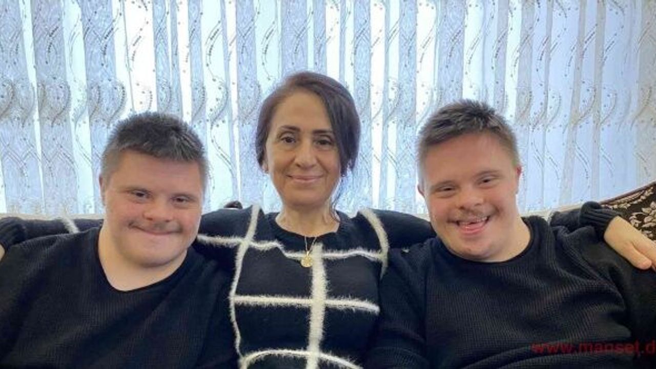 Down sendromlu çift yumurta ikizleri, gelişimleriyle herkese ilham oluyor