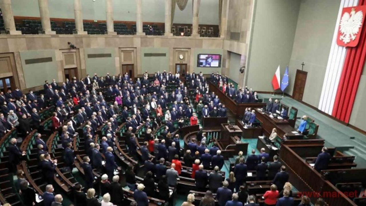 Polonya’dan Ukraynalı sığınmacılara aylık 4 bin 71 TL yardım kararı