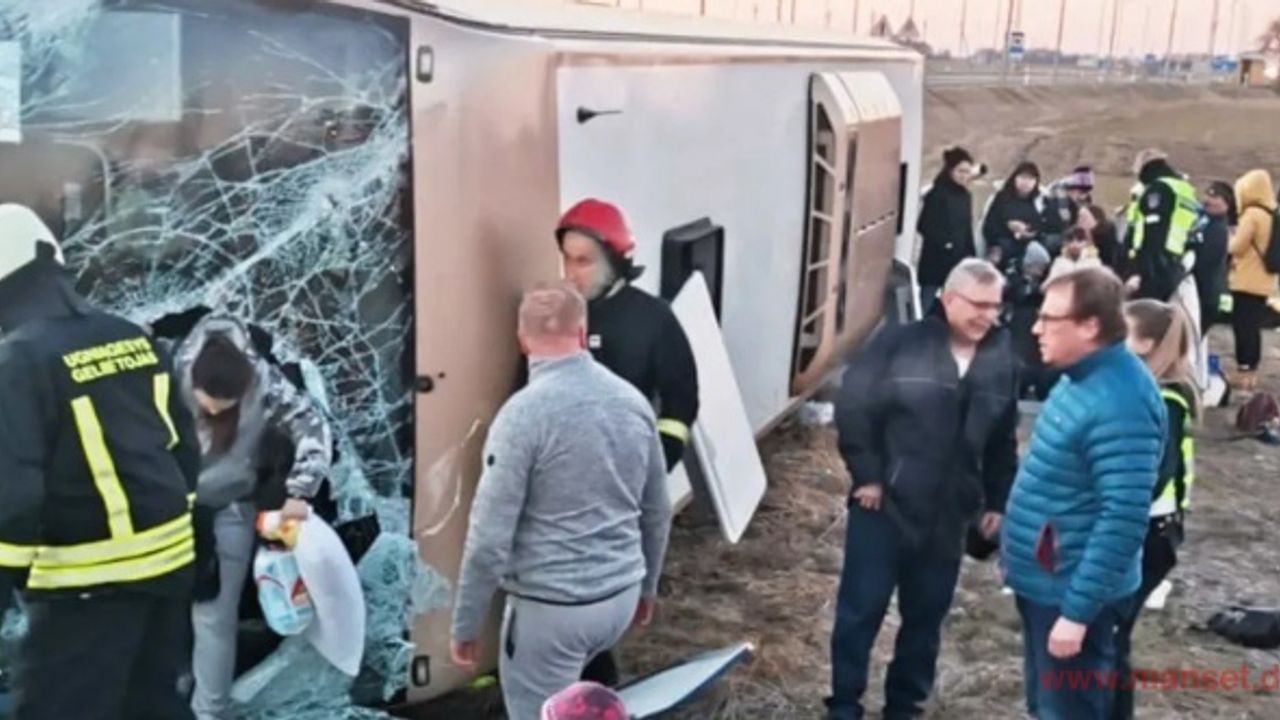 Ukraynalı mültecileri taşıyan otobüs Litvanya'da devrildi: 12 yaralı