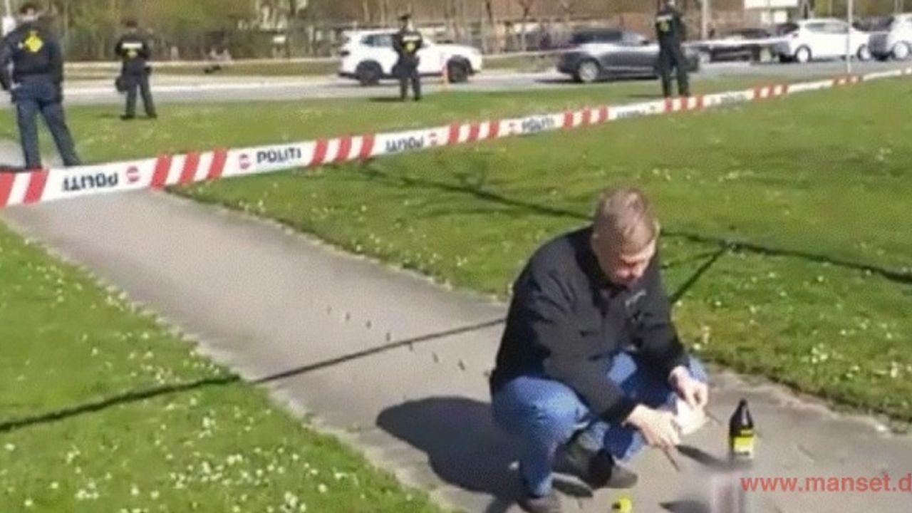 Aşırı Sağcı Rasmus Paludan, polis korumasında bu kez Danimarka’da Kur’an-ı Kerim yaktı