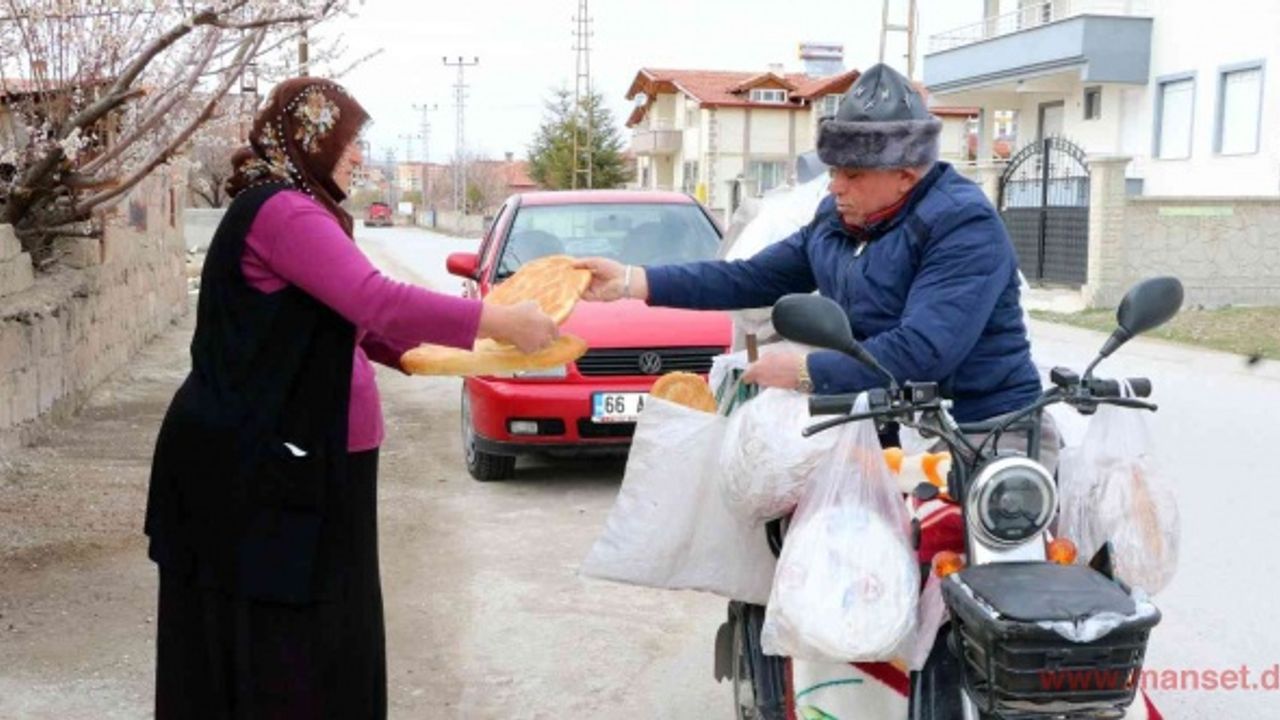 Engelli aracı ile her gün 800 ekmeği 300 aileye ulaştırıyor
