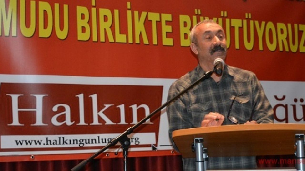 Hamburg’a gelen Komünist Başkan Maçoğlu “Bizim öğretmenimiz halktır, biz halkın öğrencileriyiz”
