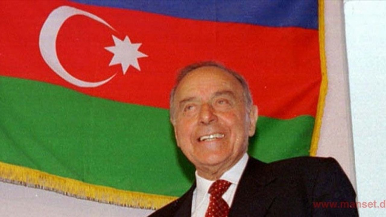 Azerbaycan'ın mimarı Haydar Aliyev doğumunun 99. yılında anılıyor