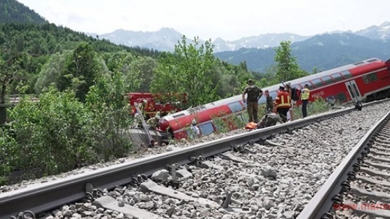 Almanya'daki tren kazasında ölenlerin sayısı 5'e yükseldi