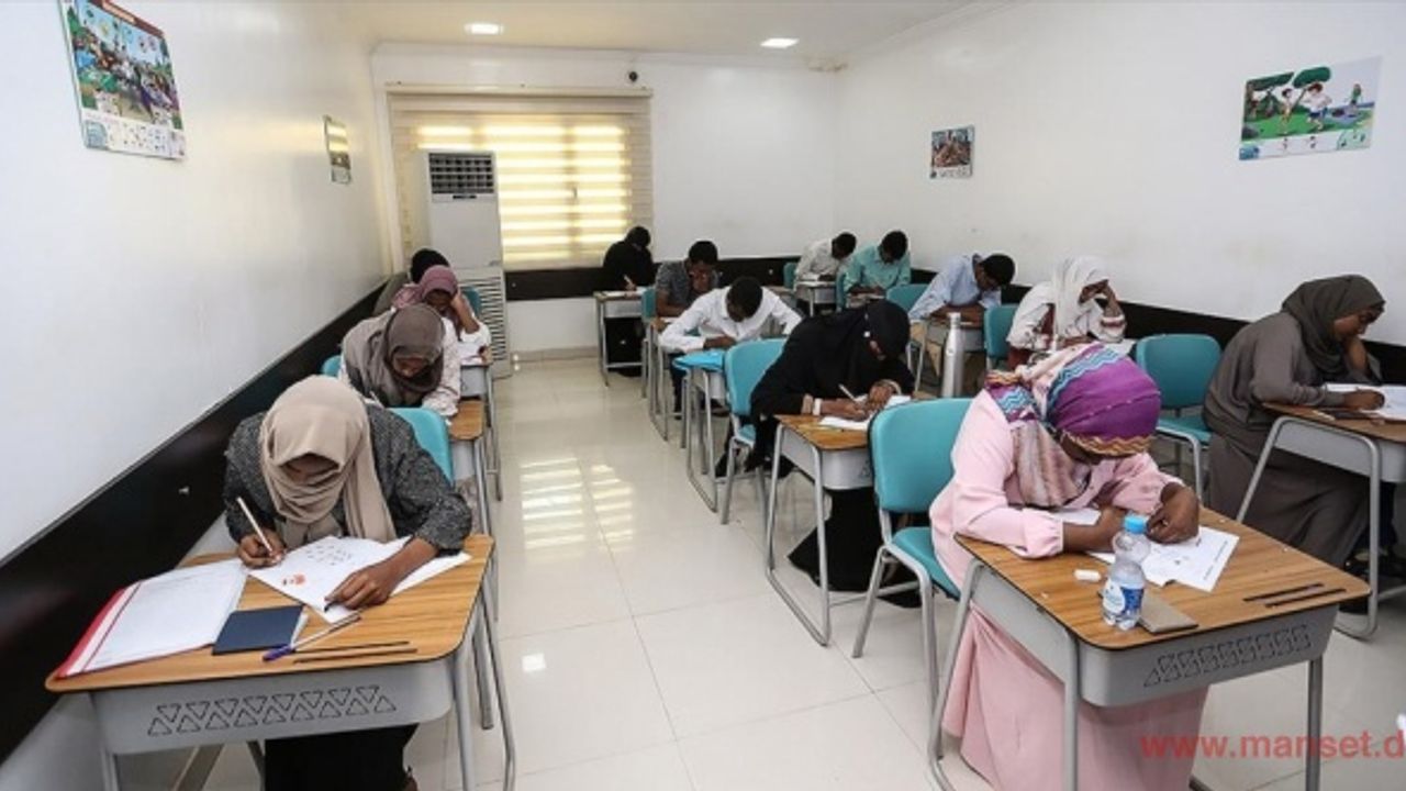 Sudan'da YTB'nin “Türkiye Bursları“na yaklaşık 10 bin kişi başvurdu