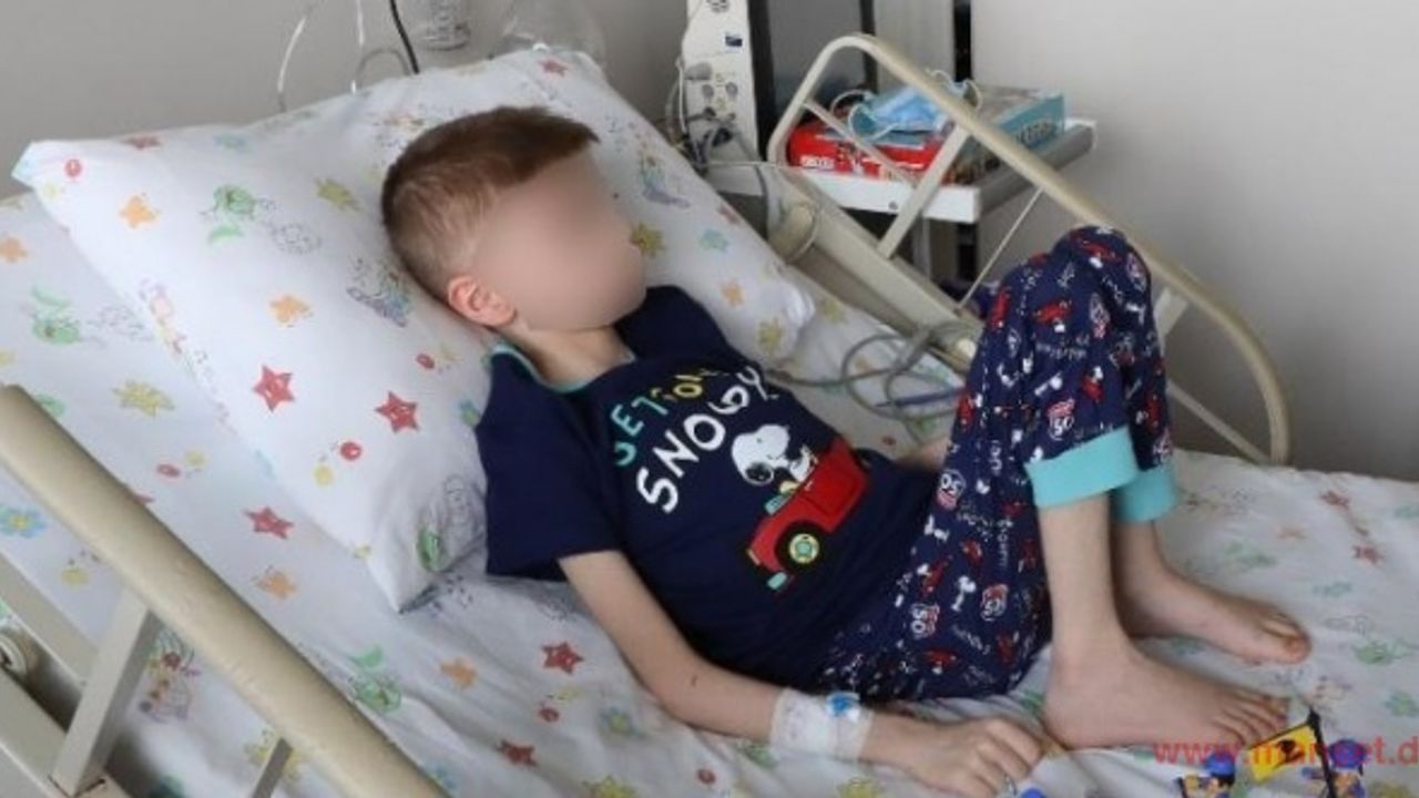 Bursa'da çöp evde bulunan çocuk taburcu edildi