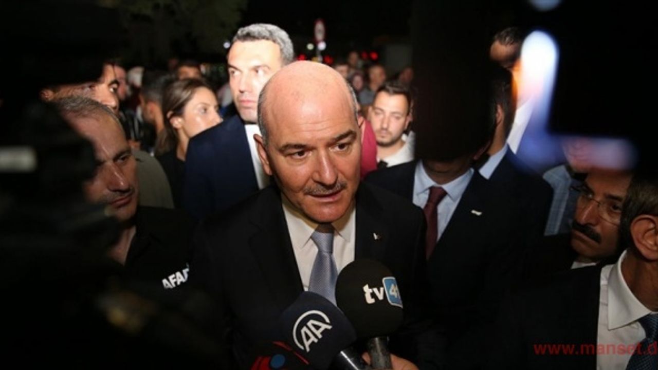 İçişleri Bakanı Soylu, depremde hayatını kaybedenlerin anma etkinliğine katıldı