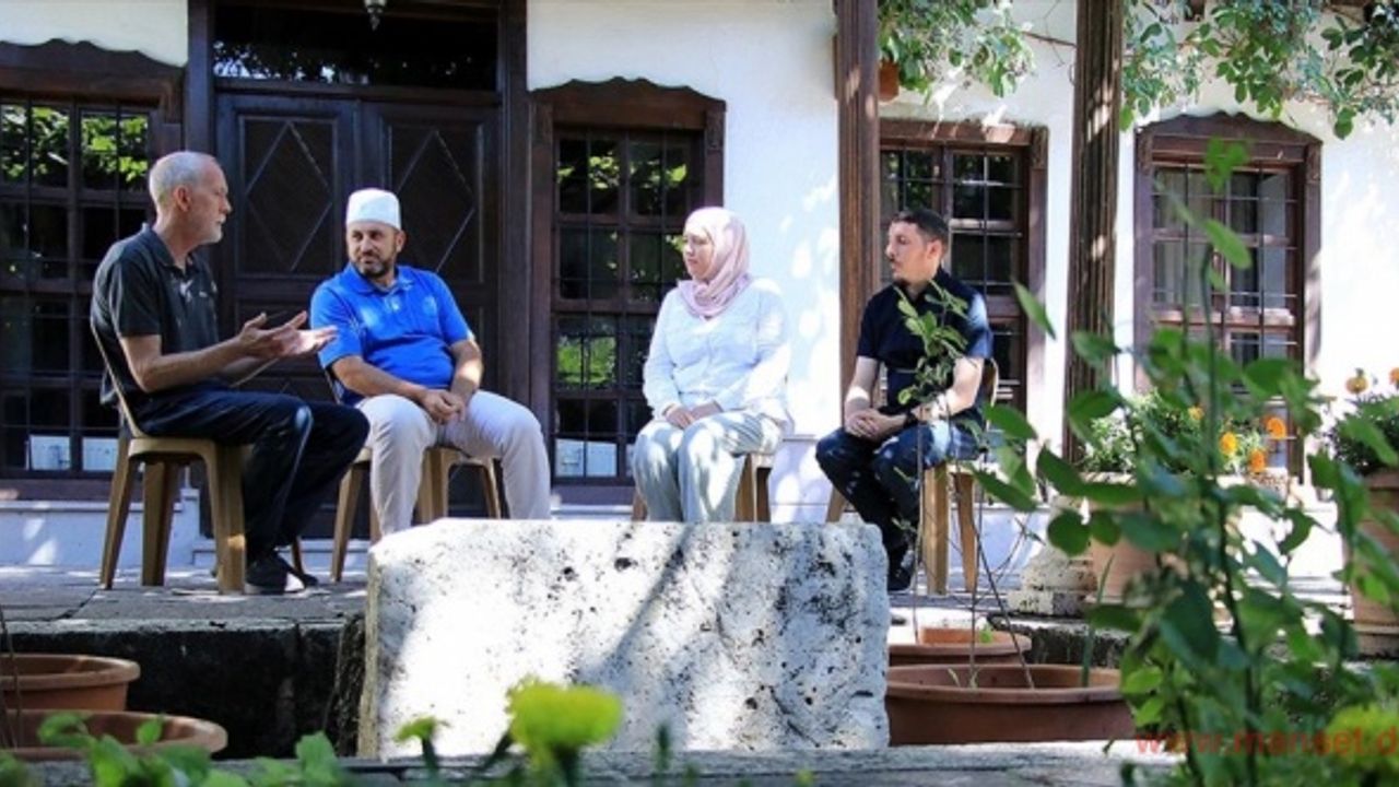 Müslüman olan 10 İngiliz geldikleri Konya'da duygu dolu anlar yaşadı