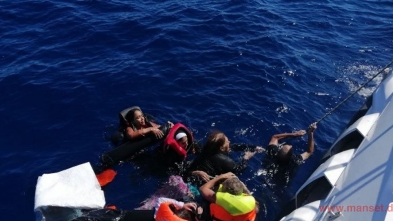 Yunanlıların ölüme terk ettiği 73 düzensiz göçmen kurtarıldı, 6’sı hayatını kaybetti