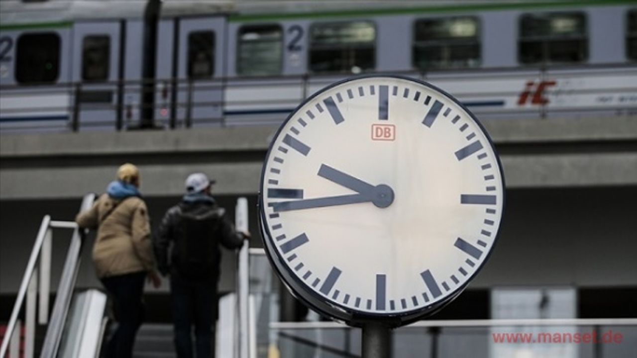 Almanya’nın kuzeyinde sabotaj nedeniyle tren seferleri durdu