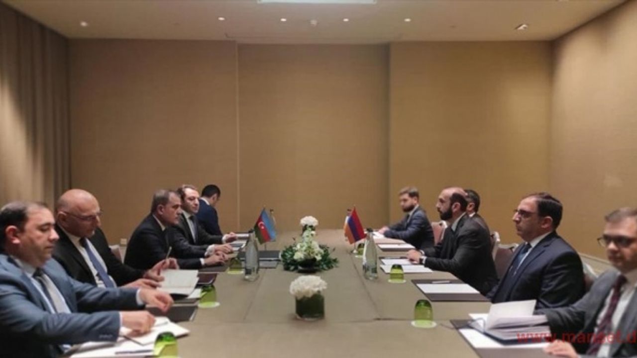 Azerbaycan ve Ermenistan dışişleri bakanları barış anlaşmasının şartlarını görüştü