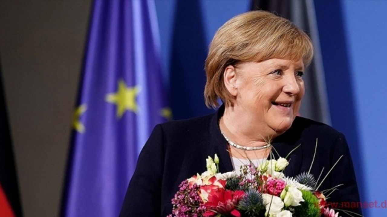 Eski Almanya Başbakanı Merkel, 2022 Nansen Mülteci Ödülünü aldı