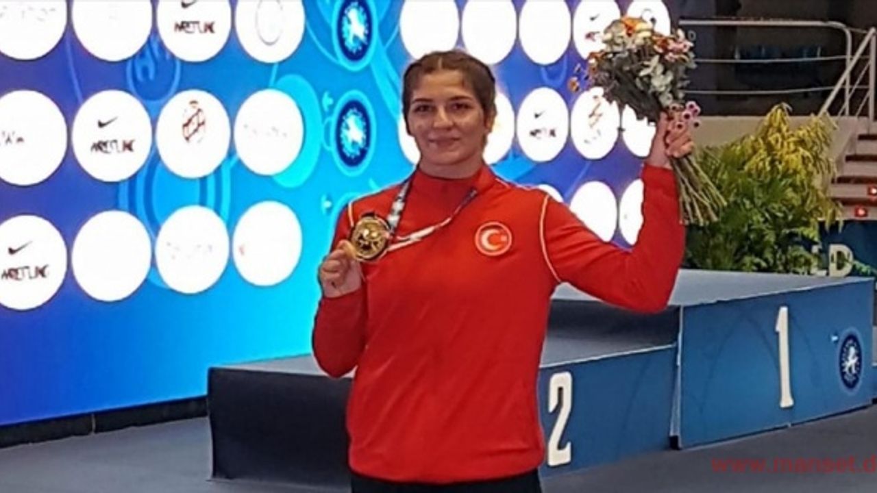 Dünya güreş şampiyonasında 4 yıl sonra Nesrin Baş ile gelen altın