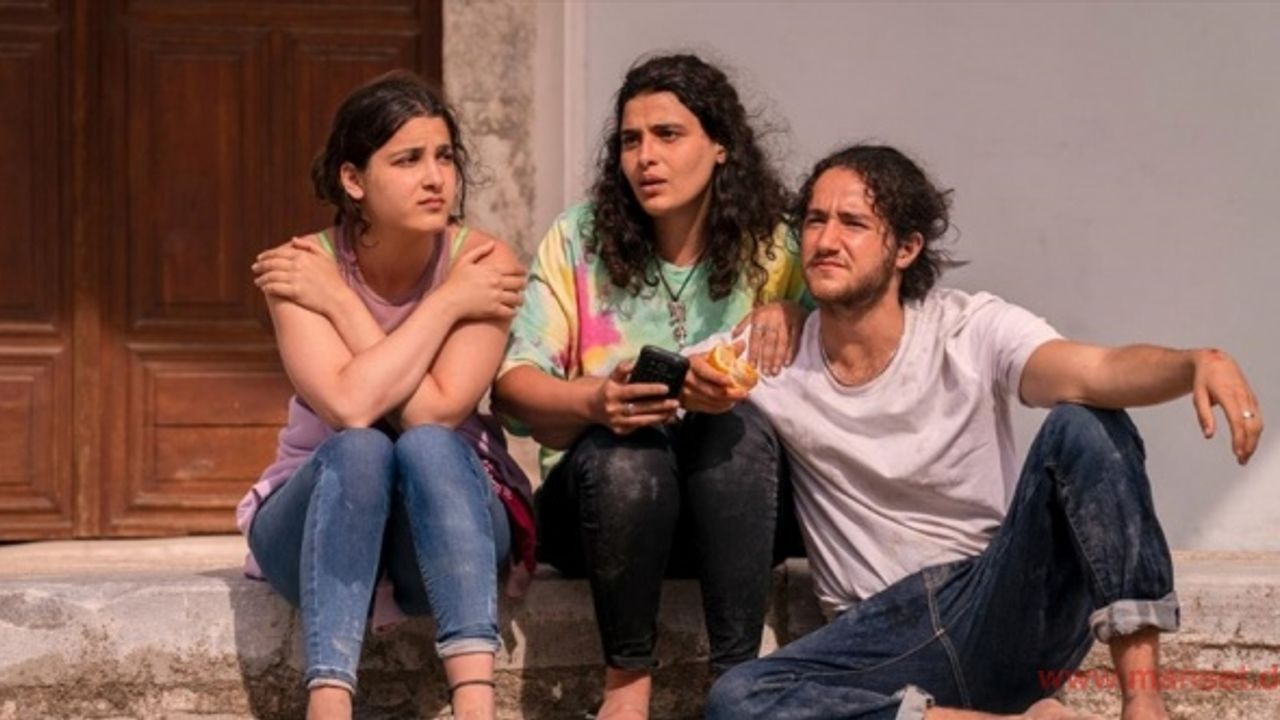 Yüzerek Avrupa'ya sığınan Mardini'nin hikayesini anlatan film vizyona giriyor