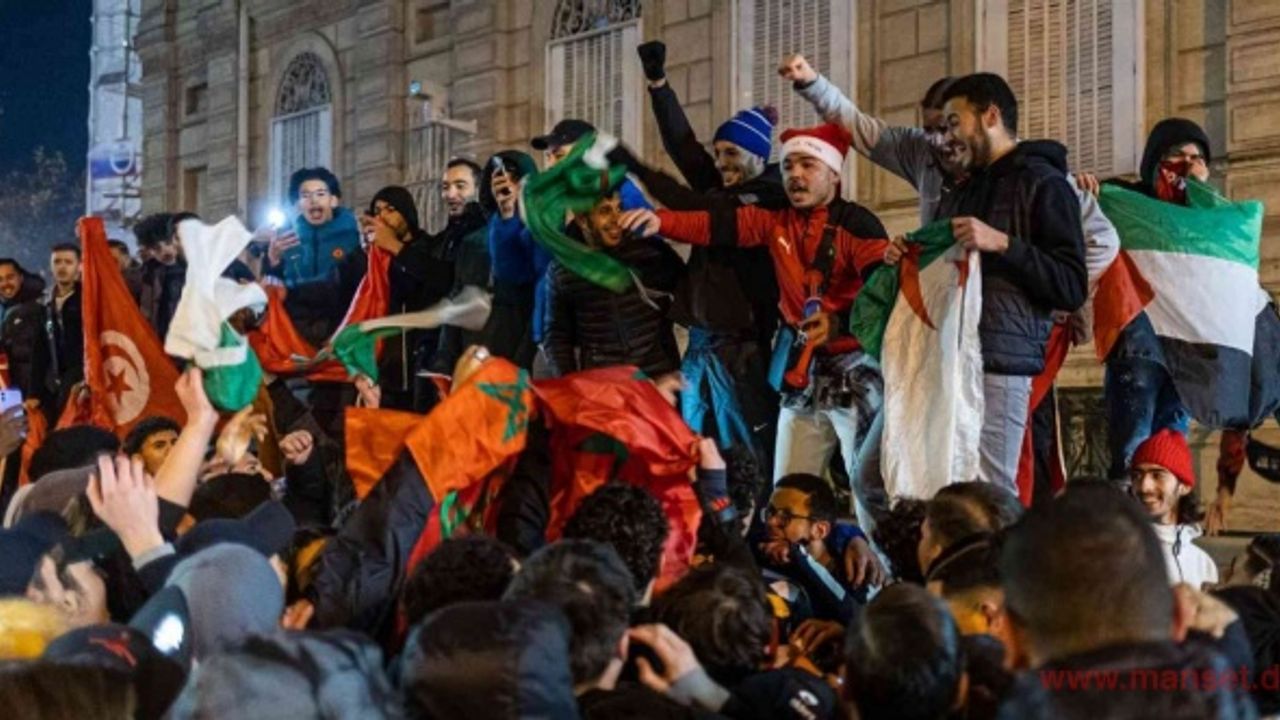 Paris’te Fas’ın galibiyetini kutlayan taraftarlara polisten müdahale