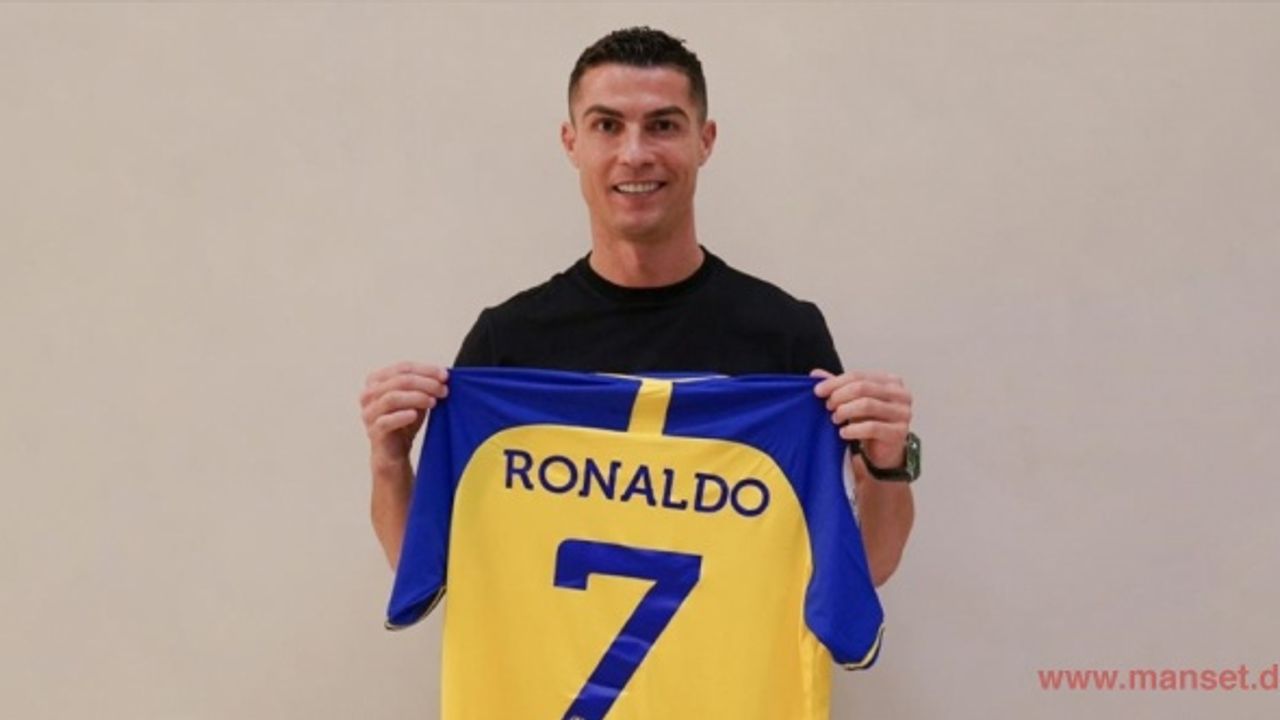 Al Nassr takımına transfer olan Ronaldo yıllık maaşı en yüksek sporcu olacak