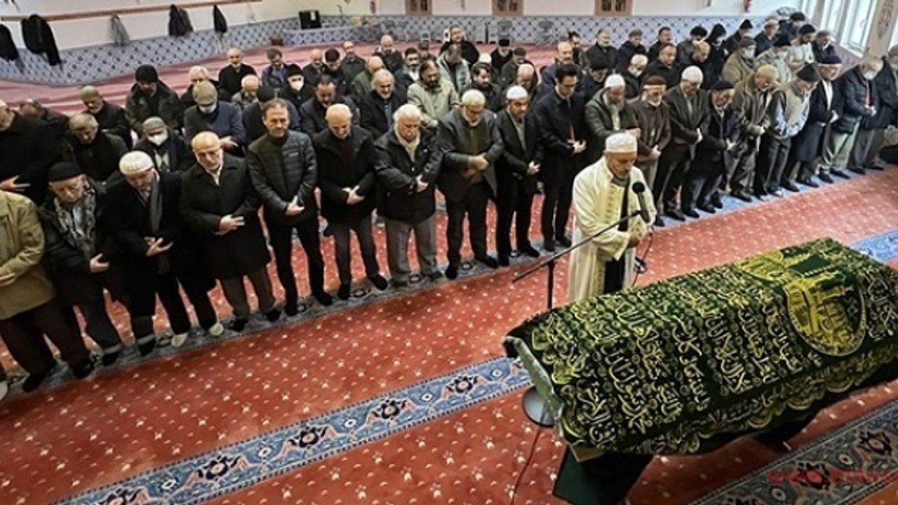 Almanya’da vefat eden yazar Yaşar Kaplan'ın cenazesi Türkiye'ye gönderildi