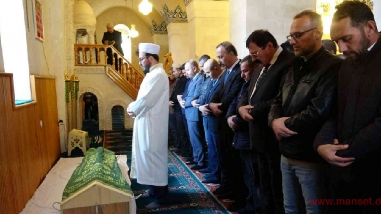Mardin’de kazada hayatını kaybeden 6 kişi gözyaşları arasında defnedilmeye başlandı