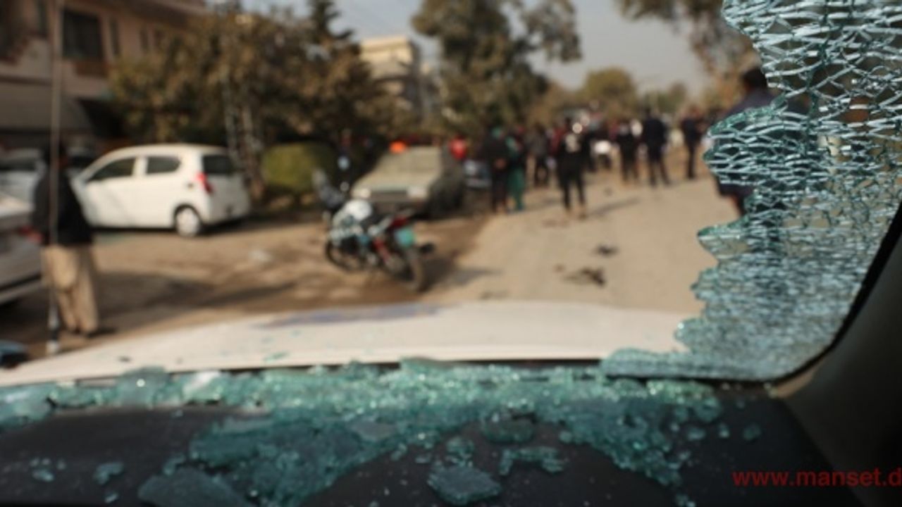 Pakistan’da camide düzenlenen intihar saldırısı: 25 ölü, 120 yaralı