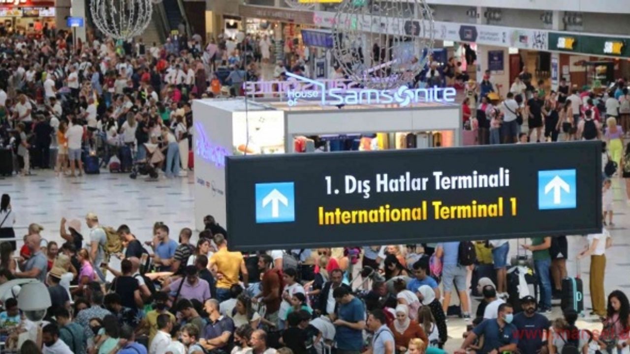 Pandemide dışarı çıkamayan yaşlı turistler, tatil için Türkiye’ye akın ediyor