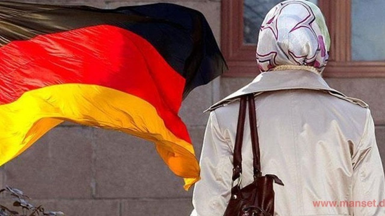 Alman Anayasa Mahkemesi, Berlin eyaletinin başörtüsü konusundaki temyiz müracaatını reddetti
