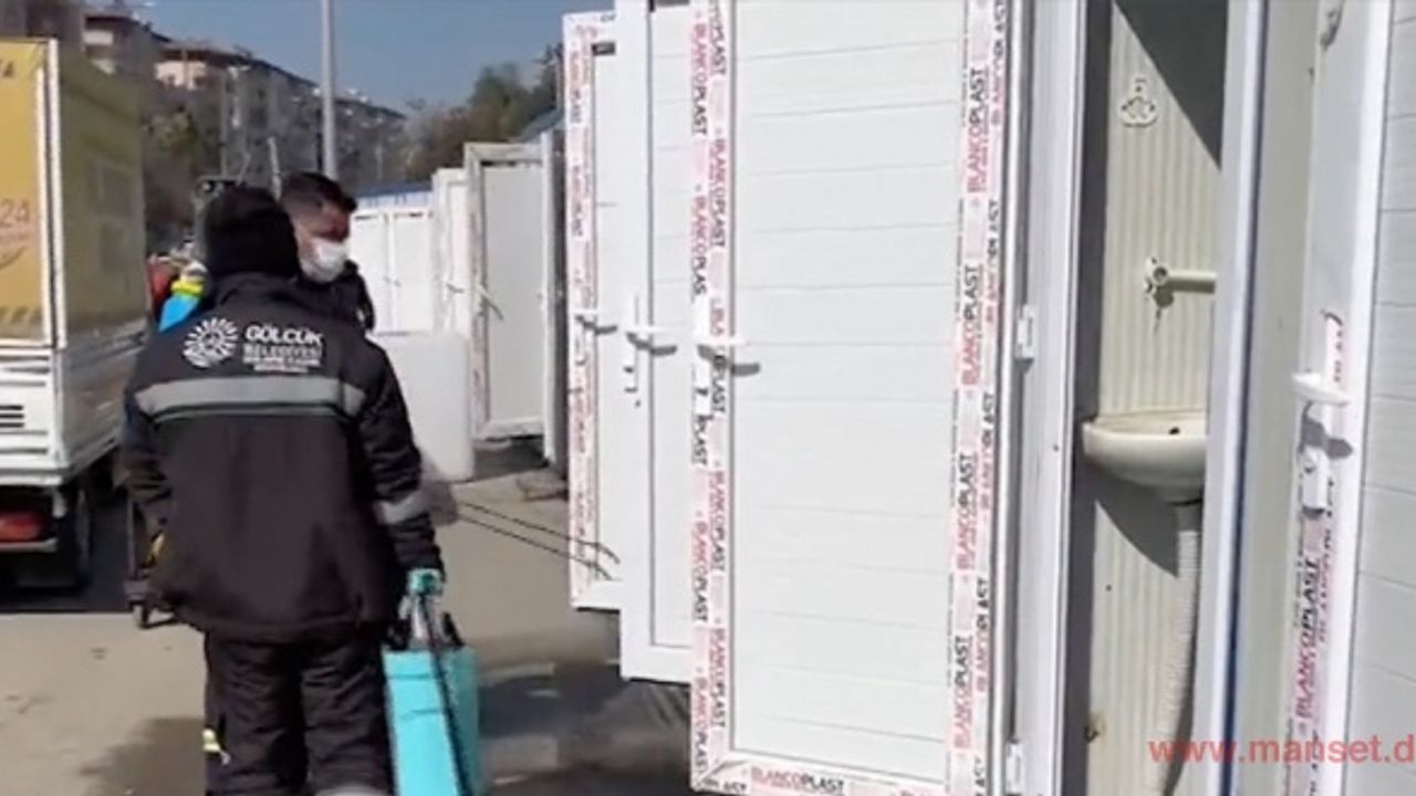 Bakan Koca, afet bölgesinde bulaşıcı hastalık olasılığına karşı sürdürülen çalışmaları paylaştı