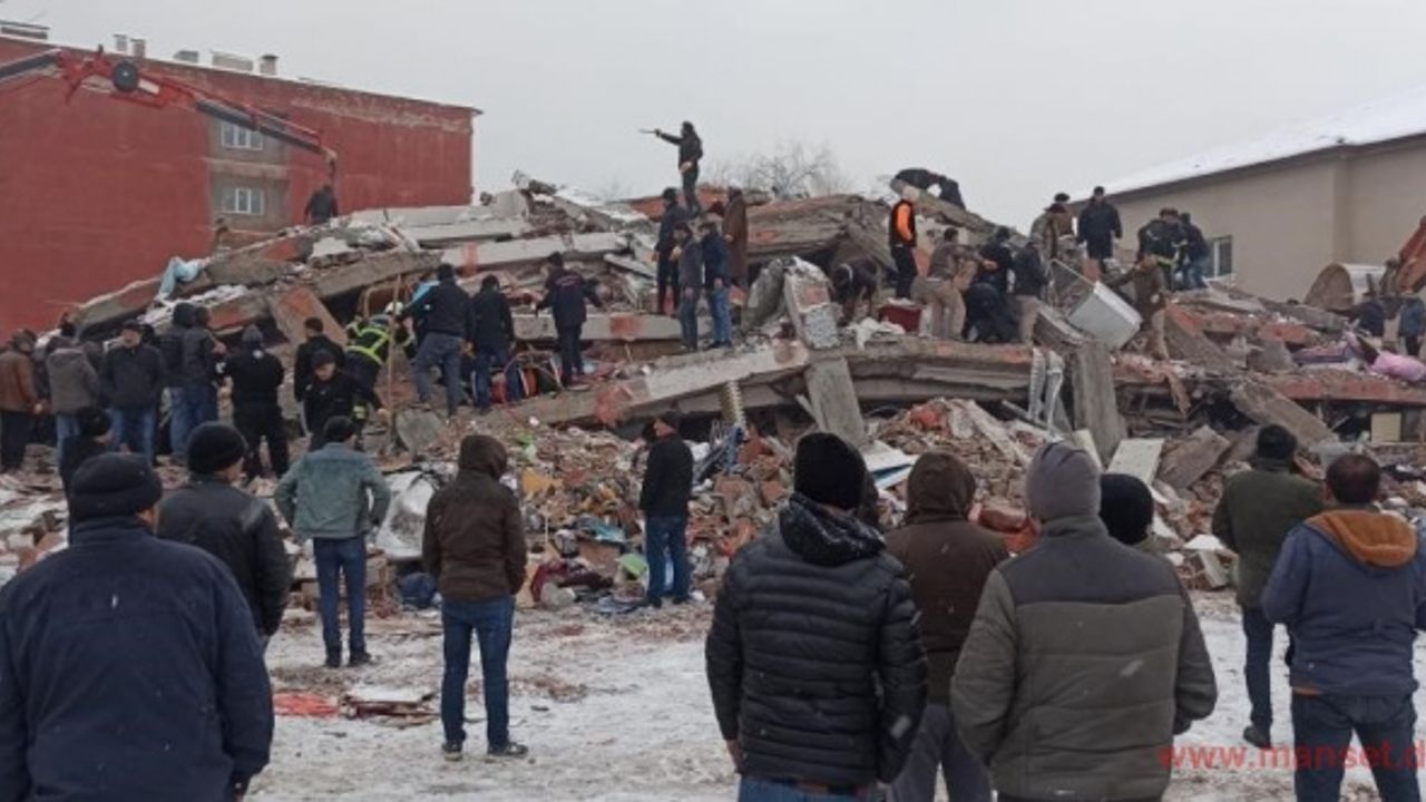 Deprem bölgelerine sağlık personeli ve ihtiyaç malzemesi duyurusu