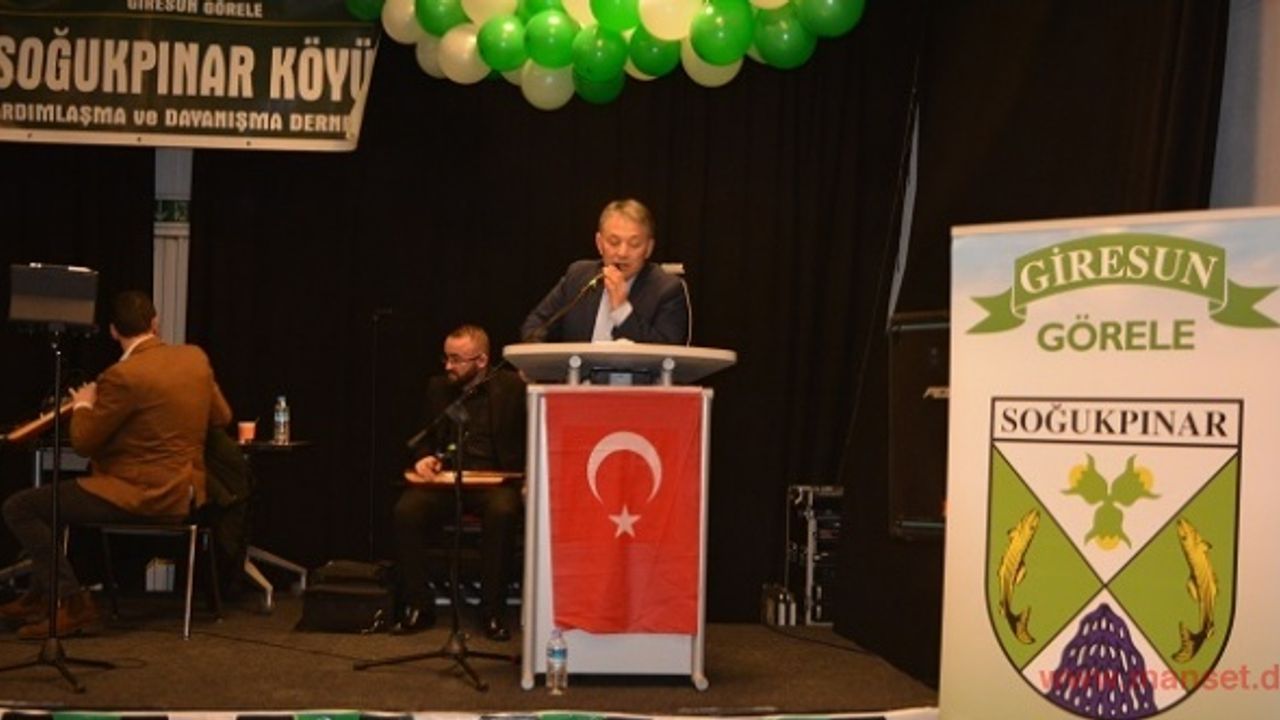Giresun-Soğukpınar derneğinin etkinliğinde bol bol hamsi ve horon yer aldı