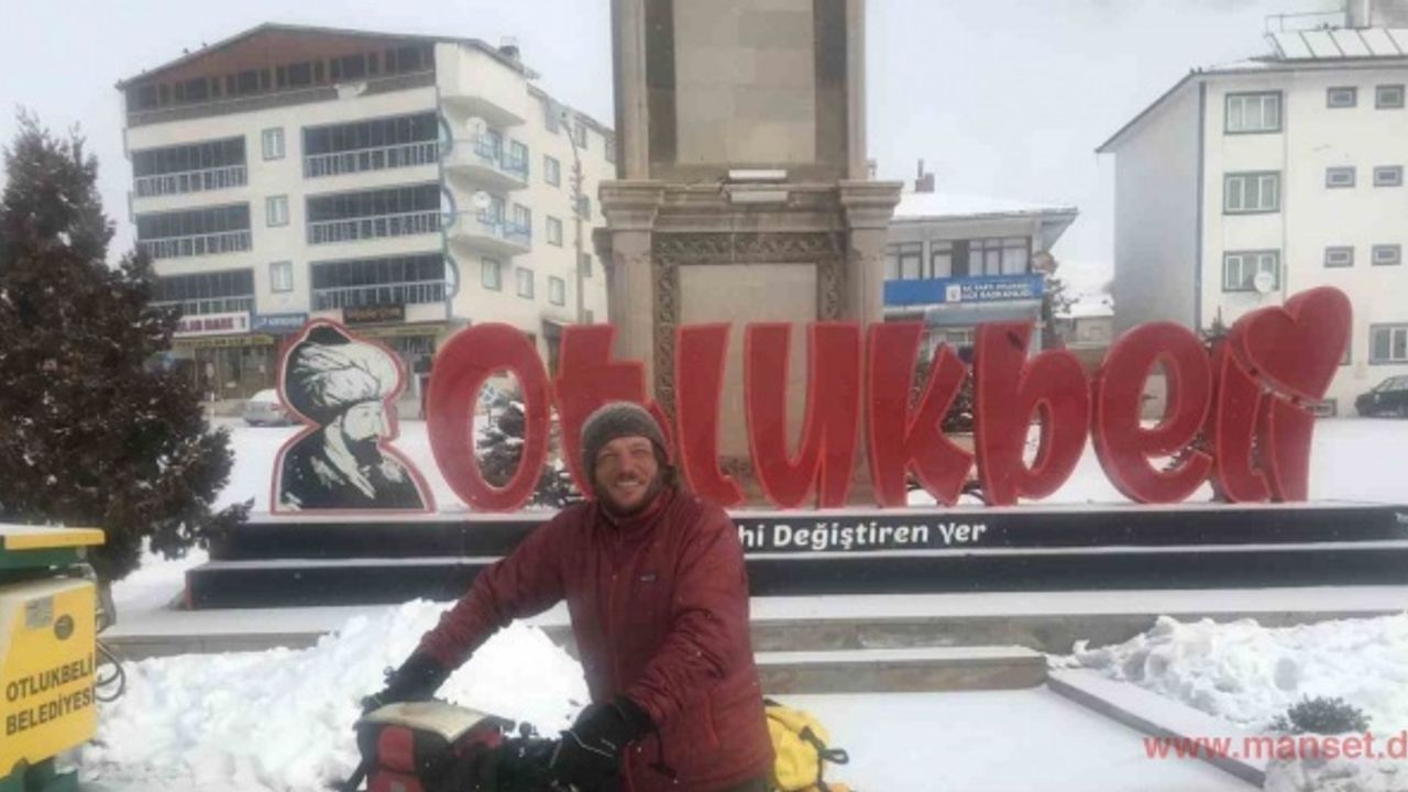 Alman gezgin bisikletiyle çıktığı dünya turunda 5 bin kilometre pedal çevirip Erzincan’a geldi
