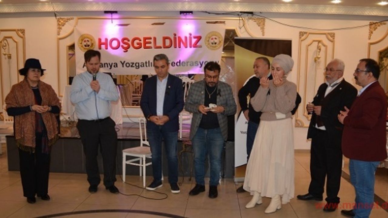 AYDEF’in anma-dua merasimi ve yardım kampanyasında 4 konteyner için bağış toplandı