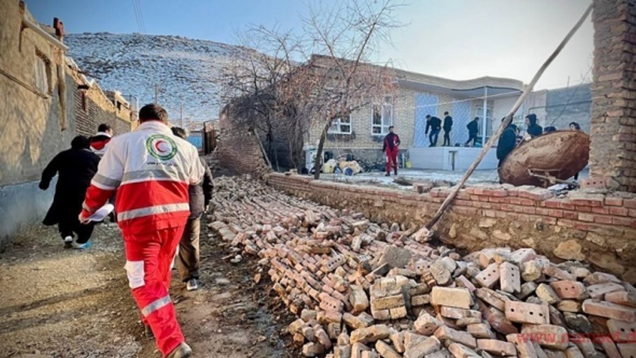İran’daki 5.6 büyüklüğündeki depremde yaralı sayısı 104’e yükseldi