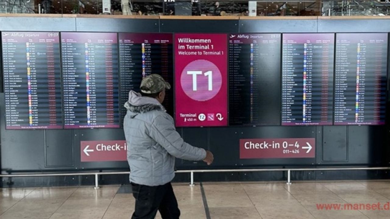 Almanya’da iki havalimanındaki uyarı grevlerinden dolayı 300’ün üzerinde uçuş iptal oldu