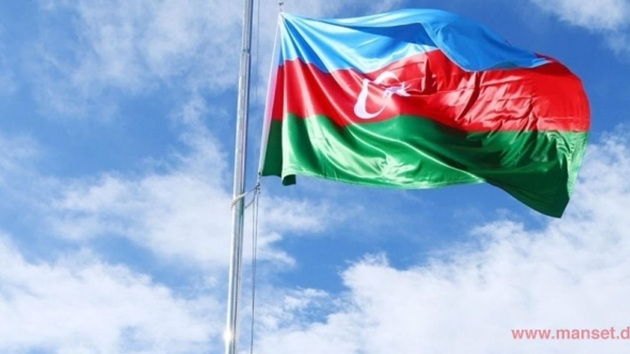 Azerbaycan'dan, Ermenistan'da Türk ve Azerbaycan bayraklarının yakılmasına kınama