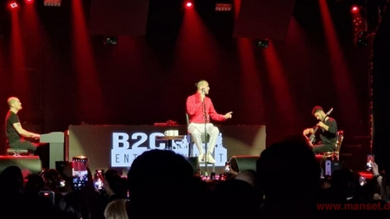 Cem Adrian, Hamburg'da Unutulmaz Bir Konserle Sevenlerini Büyüledi!