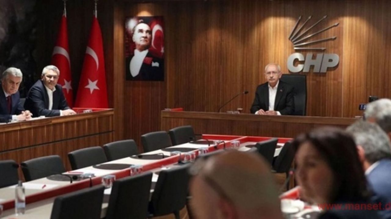 CHP'de seçim sonrası ilk MYK sona erdi: Tüm üyeler istifa etti