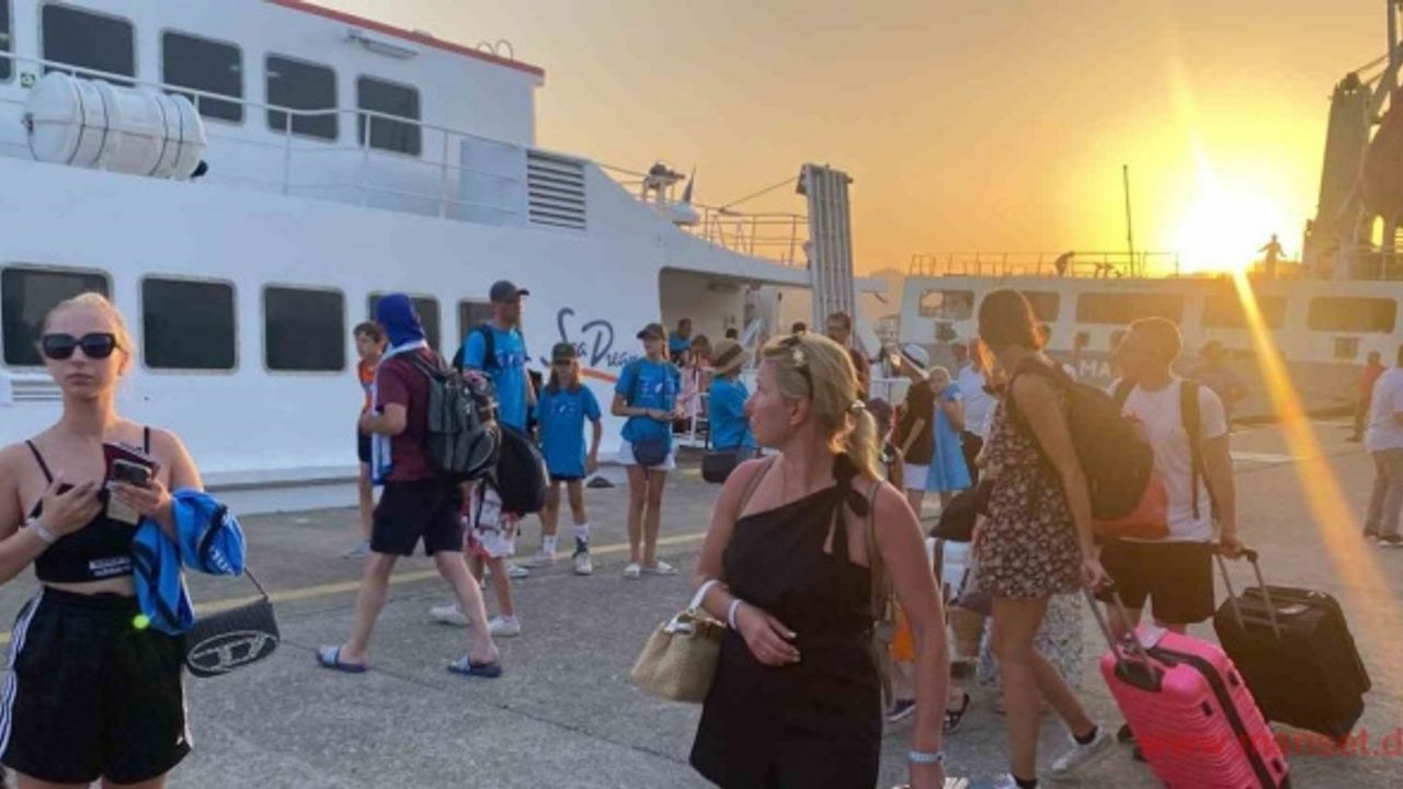 Rodos Adası’ndaki yangınlardan dolayı turistler Marmaris’e tahliye edildi