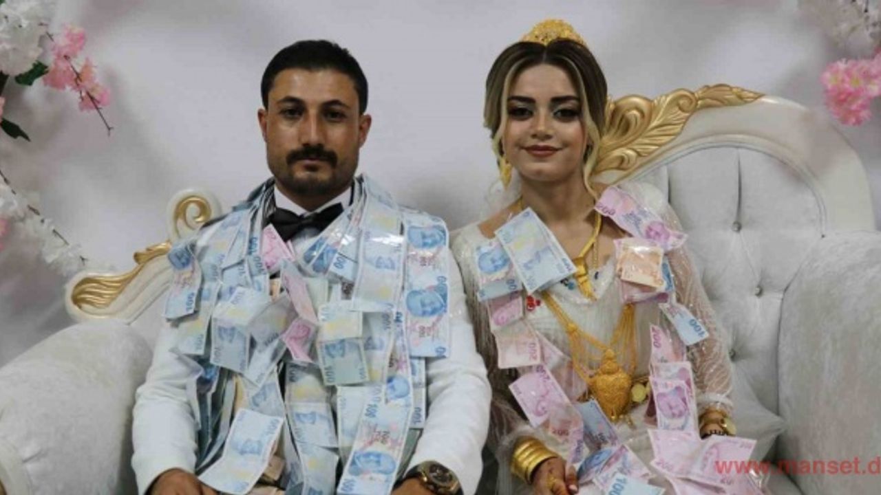 5 bin kişinin katıldığı düğünde gelin ve damada takılan takı dudak uçuklattı