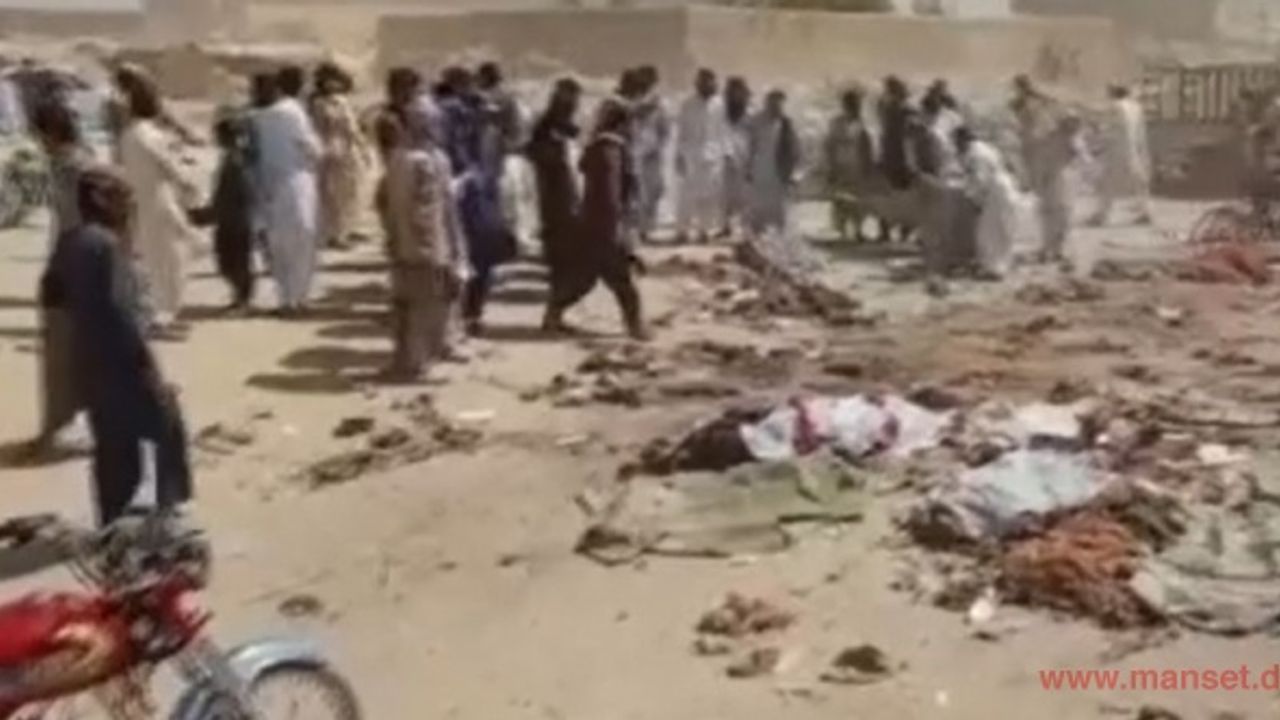 Pakistan’daki intihar saldırısında 54 kişi hayatını kaybetti