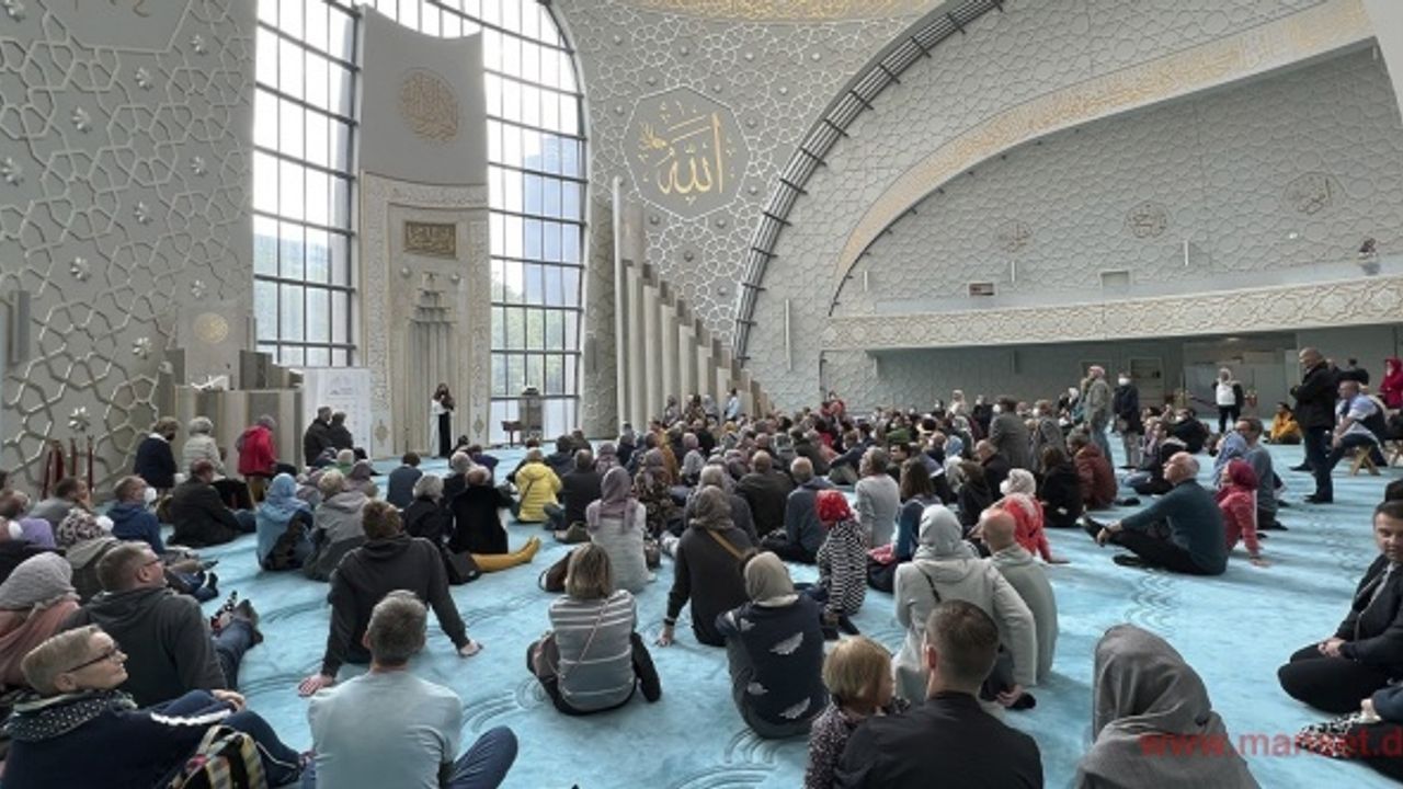 Almanya’da “Açık Cami Günü” etkinliğinin 27’ncisi düzenlendi