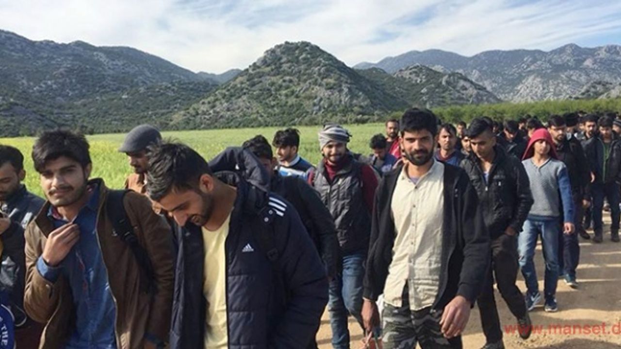 Türkiye'de yasal olarak 4 milyon 741 bin 115 yabancı bulunuyor