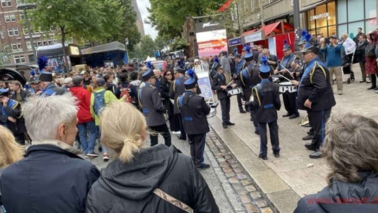 Yüzbinlerce Hamburglu Alman Birlik Günü'nü kutladı